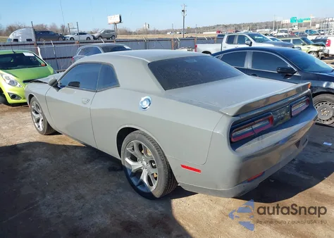 2017 Dodge Challenger Sxt z USA, uszkodzony, nr VIN 2C3CDZAG5HH573344